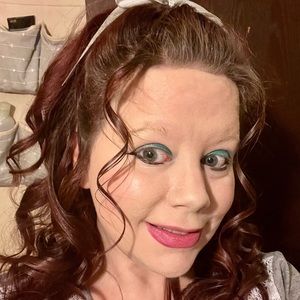 Meet your Posher, Candice